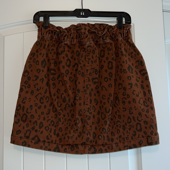 Universal Thread Cheetah Mini Skirt - Picture 5 of 7